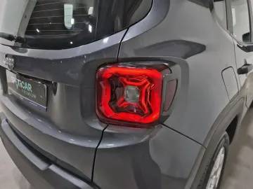 Car image 38