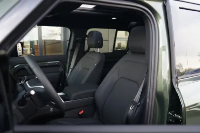 Car image 27