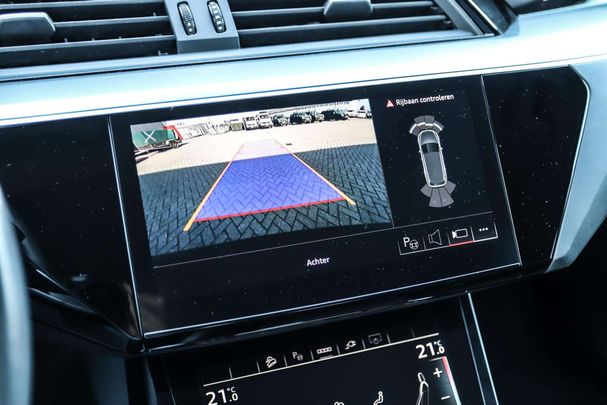 Audi e-tron 55 quattro Advanced 300 kW image number 38