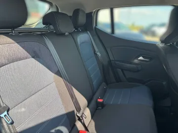Car image 23