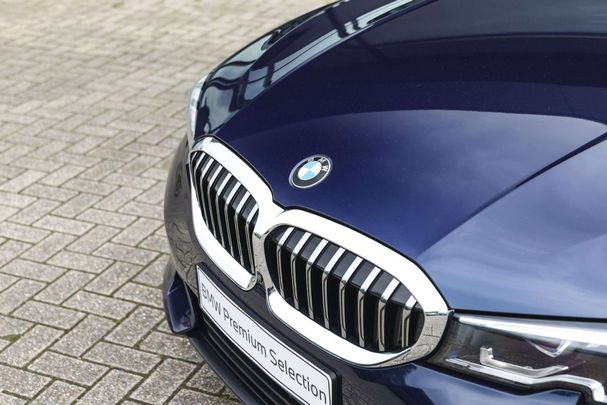 BMW 330e Luxury Line 215 kW image number 29