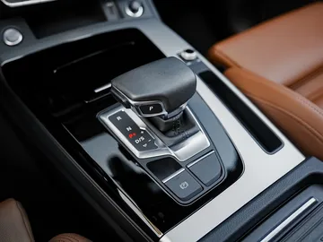 Car image 29
