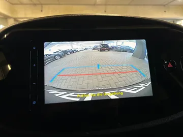 Car image 28