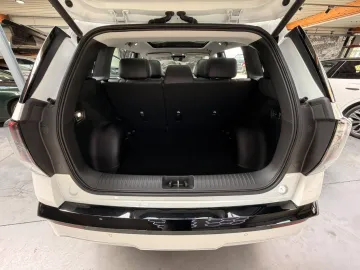 Car image 39