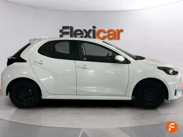 Car image 4