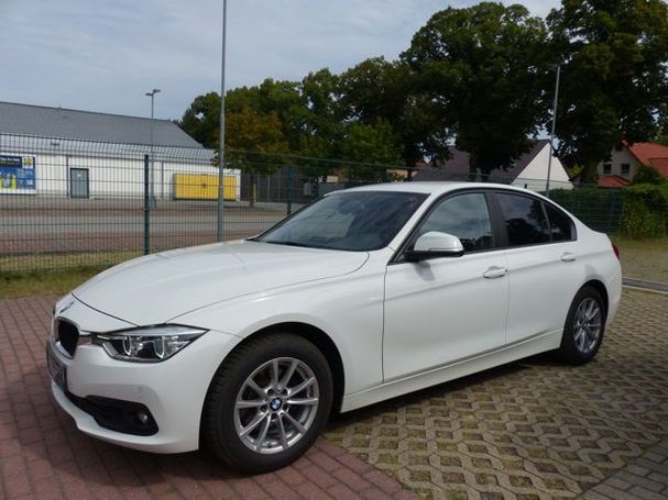 BMW 320i 135 kW image number 7