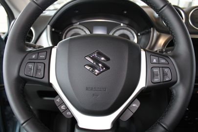 Car image 11