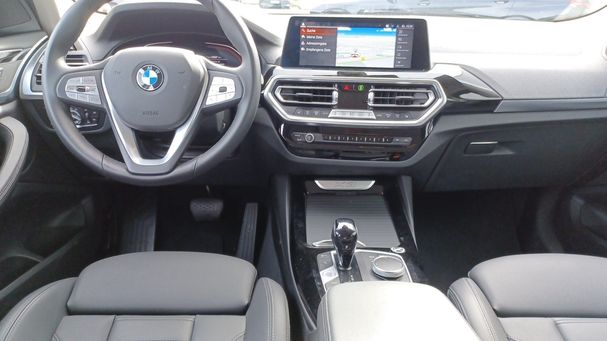 BMW X3 xDrive20i 135 kW image number 11