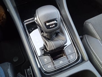 Car image 31