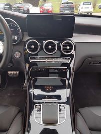 Car image 38