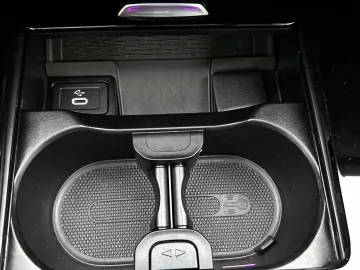 Car image 37