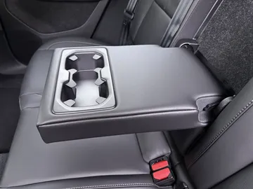 Car image 41