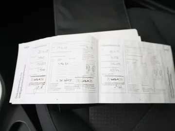 Car image 36