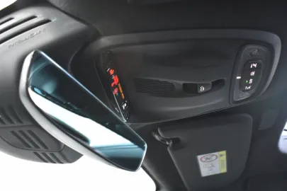 Car image 43