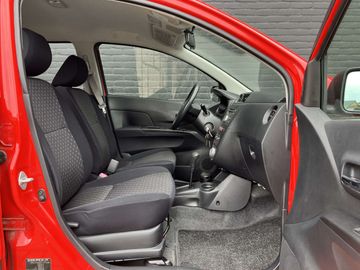 Car image 14