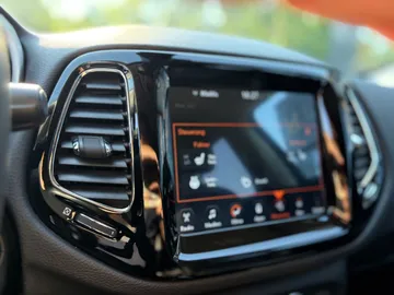 Car image 30