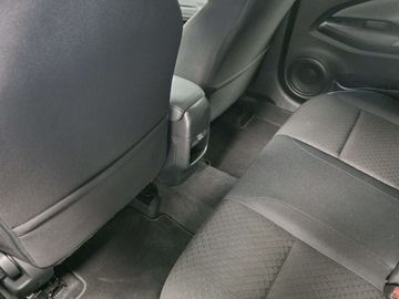 Car image 31