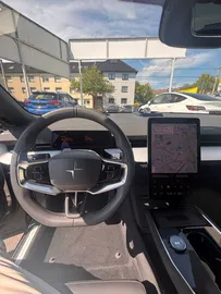 Car image 26