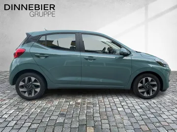 Car image 4