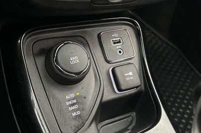 Car image 26