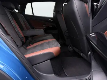 Car image 49