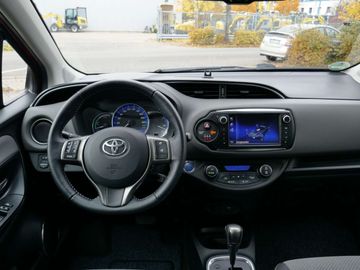 Car image 14