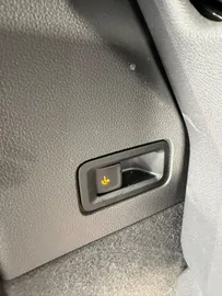 Car image 34