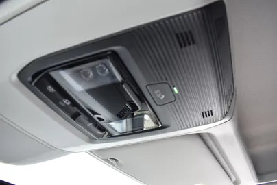 Car image 36