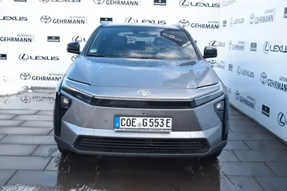 Car image 2