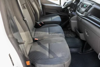 Car image 30