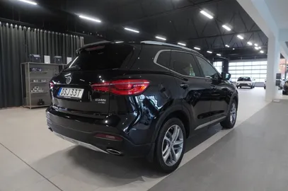 Car image 4