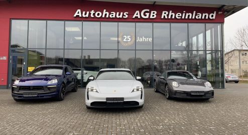 Car image 26