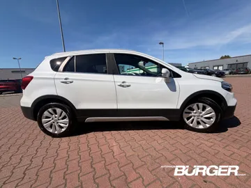 Car image 3