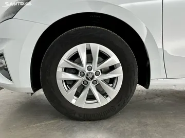 Car image 29