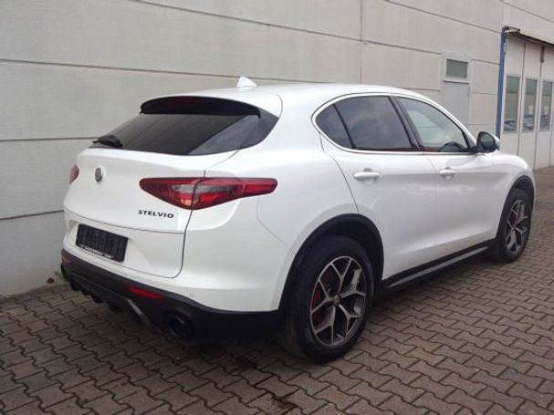 Alfa Romeo Stelvio 2.2 Diesel AT8 Q4 Super 154 kW image number 2