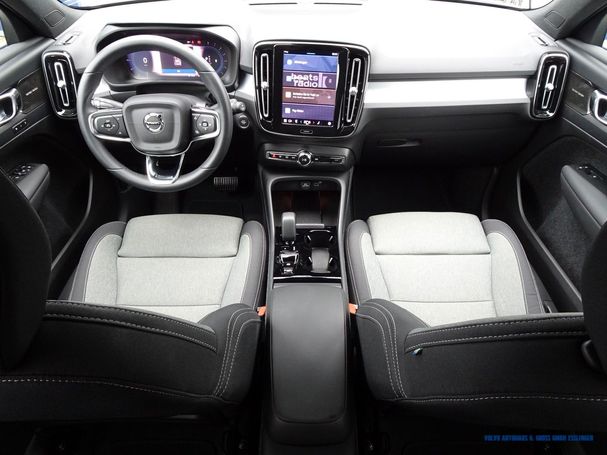 Volvo XC40 B4 Plus Dark 145 kW image number 12