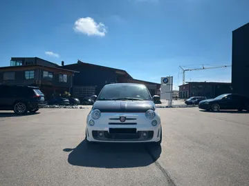 Car image 2