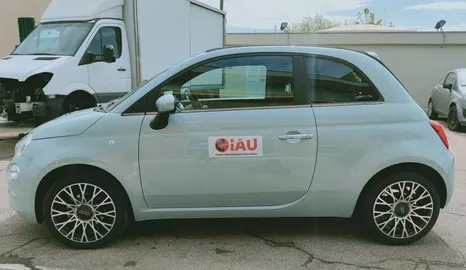 Car image 4