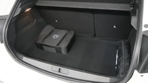 Car image 38
