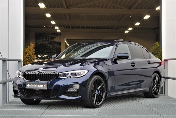 BMW 330e M Sport 215 kW image number 1