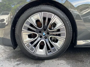 Car image 37