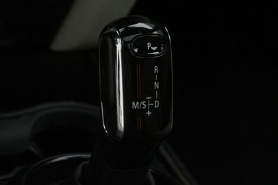 Car image 32