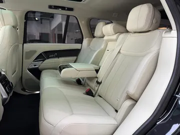 Car image 29