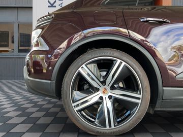Car image 33