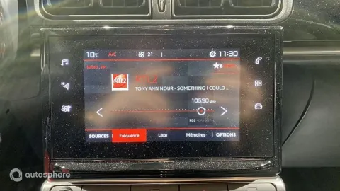Car image 19