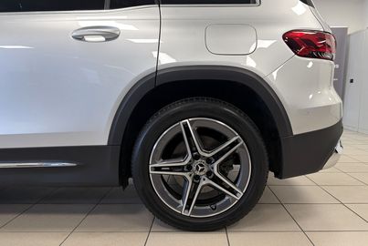 Car image 31