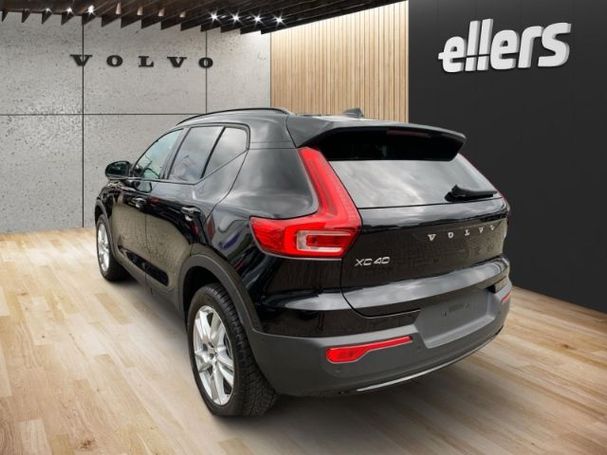 Volvo XC40 B4 Plus Dark 145 kW image number 4