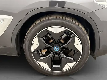 Car image 36