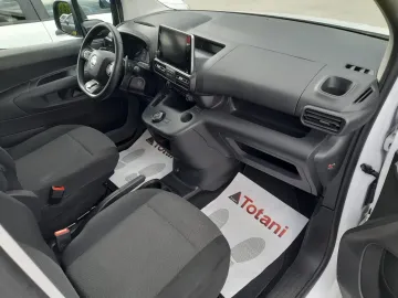 Car image 29