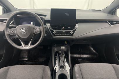 Car image 13